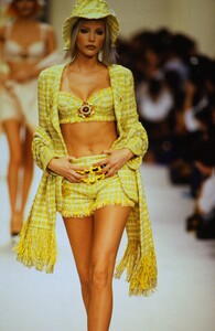 25070938_chanel-ss-1994(6).thumb.jpg.bcffefdd450310e84d7212f0e9dfa969.jpg