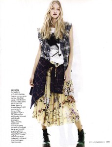 Elle Italia (November 2010) - Neo Grunge - 013.jpg