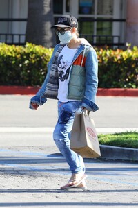        jil120420BZNimage105.jpg
