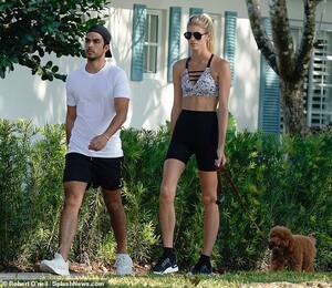 26818922-8188313-Statuesque_The_Victoria_s_Secret_catwalker_was_in_a_tight_marble-m-86_1586045052855.jpg