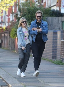 27408468-8236067-Cute_couple_Laura_Whitmore_looked_positively_smitten_with_fianc_-a-52_1587370503309.jpg