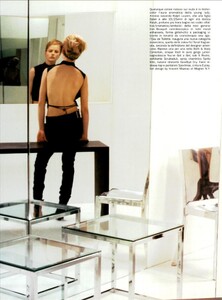 ARCHIVIO - Vogue Italia (August 2001) - Beyond The Image - 009.jpg