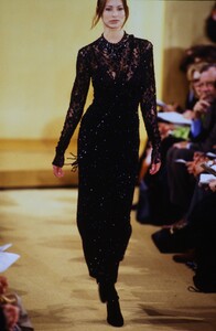 290561823_donna-karan-fw-1993(34).thumb.jpg.2a189f7c9c53a12356af0950fe3e0489.jpg