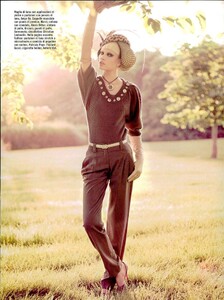 ARCHIVIO - Vogue Italia (October 2008) - Suggestions - 021.jpg
