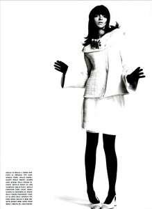 ARCHIVIO - Vogue Italia (September 2002) - Mariacarla A Dazzling Beauty - 004.jpg