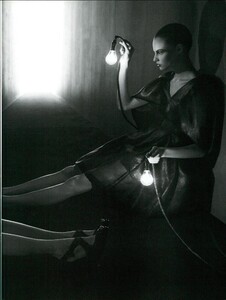 ARCHIVIO - Vogue Italia (February 2008) - Light Black - 014.jpg