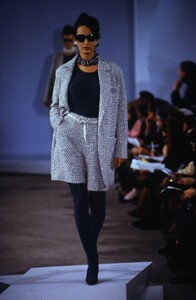 364861792_donna-karan-fw-1990(7).thumb.jpg.07e5ad778e73dd75cbf250663f5206c5.jpg