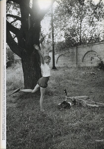Vogue Russia (June-July 1999) - The Last Childhood’s Summer - 006.jpg