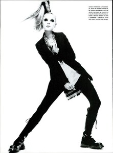 ARCHIVIO - Vogue Italia (November 2006) - The Fun And The Shape - 005.jpg