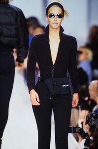 391696781_dkny-fw-1995(1).thumb.jpg.b6cbbbe3b5e3db3ac17f8379aa159baf.jpg