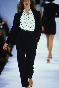 391976438_michael-kors-ss-1992-susan(1).thumb.jpg.b429c87622e7fd09a653eb0cff844f2c.jpg