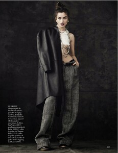 442863414_Vogue_Spain_2013_10(dragged)5.thumb.jpg.62ecfc91d1756c034643d62565b89c9b.jpg