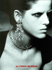ARCHIVIO - Vogue Italia (March 2000) - The Magnetic Black - 003.jpg