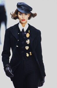 471280173_dolce-gabbana-fw-1992(7).thumb.jpg.d198c372931657be2fef5c75333310c7.jpg