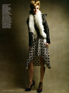 Vogue UK (September 2009) - Turn Of Tweed - 006.jpg