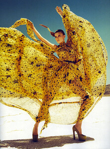 5-MARYNA_LINCHUK_HARPERS_BAZAAR_SEPTEMBER_2011_PAOLA_KUDACKI-401.thumb.jpg.03020a70280b0e8cc0dd0cdb2316adc7.jpg