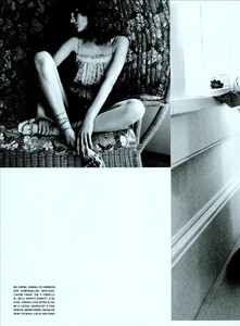 ARCHIVIO - Vogue Italia (April 2003) - The Shoes and the Strings - 009.jpg