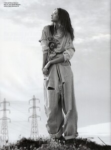 i-D #307 (Summer 2010) - You Promise - 003.jpg