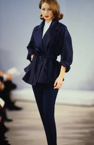 504411876_donna-karan-ss-1992(6).thumb.jpg.1cb39ccb1557cdad0d0440a1401cd312.jpg