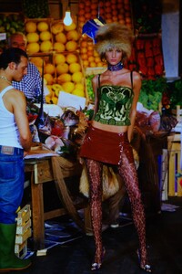 516293255_dolce-gabbana-ss-2000(15).thumb.jpg.dfb0fab77413c4003c5718fbe41e912a.jpg