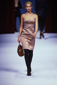 526032609_dolce-gabbana-fall-1996(9).thumb.jpg.5b6a0fea9d7c11bab18160ebd7e00b8f.jpg