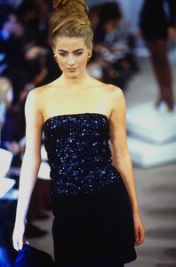 533650989_donna-karan-ss-1991(18).thumb.jpg.149e4a6367c4d59e41e64db22bfb2fff.jpg