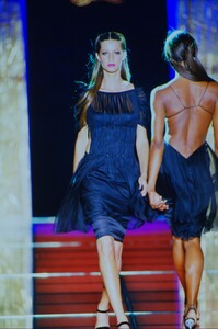 561712700_versace-hc-fw-1999(11).thumb.jpg.49656530bdc37c5afaa28d5575a1ab54.jpg