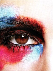 ARCHIVIO - Vogue Italia (January 2006) - Beauty - 004.jpg