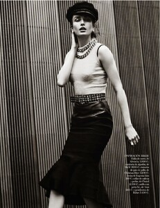 58448739_Vogue_Spain_2013_10(dragged)12.thumb.jpg.c44f12ccb3a2be8f6e619940dd09d72a.jpg