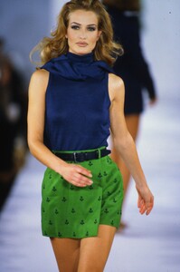 586311709_michael-kors-ss-1992-karen(2).thumb.jpg.bdad6ea9409794565010c7265d268f59.jpg