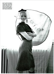 ARCHIVIO - Vogue Italia (December 2002) - Els Pynoo - 007.jpg