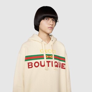 615061_XJCKX_9230_010_100_0000_Light-Gucci-Boutique-print-sweatshirt.jpg