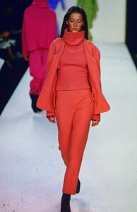 625490232_ralph-lauren-fw-1999(3).thumb.jpg.948404063d50f99f1a3b725d8a96048f.jpg