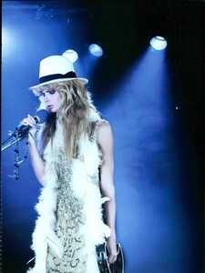 ARCHIVIO - Vogue Italia (March 2008) - The Music Power - 010.jpg
