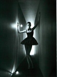 ARCHIVIO - Vogue Italia (February 2008) - Light Black - 011.jpg