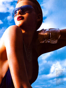 Anne_Vyalitsyna_-_FLAIR_It,_August_2003,_ph._Patric_Shaw_02.jpg