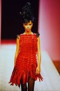 648509721_christian-lacroix-hc-fw-1999(11).thumb.jpg.83d76bd7da97ca5f8910fb95df2d6ebe.jpg