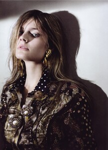 Muse #18 (Summer 2009) - Constance - 002.jpg