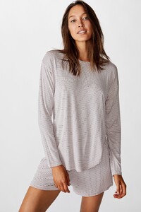 669990-01-1.jpg