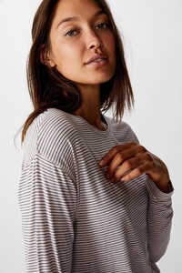 669990-01-4.jpg