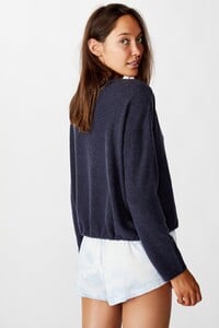 669995-02-1.jpg