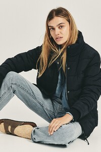 670078-03-2.jpg