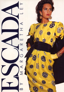 Vogue UK January 1989 000.jpg