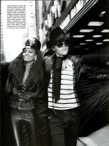 ARCHIVIO - Vogue Italia (August 2006) - A Ravishing Beauty - 010.jpg