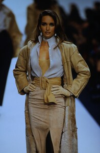 706877949_dior-fw-1992(2).thumb.jpg.77110796a7bb115d1cc56093d027273e.jpg