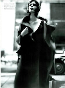 ARCHIVIO - Vogue Italia (October 1998) - Walking - 014.jpg