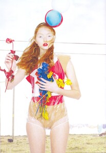 Vogue UK (May 2007) - Plastic Fantastic - 002.jpg
