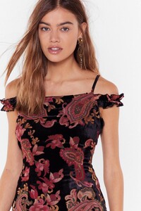 black-give-'em-the-cold-shoulder-velvet-paisley-dress.jpeg