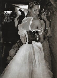 elle ru marzo 2003 6.jpg