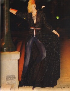 Elle Russia (November 2011) - Jennifer Pugh - 007.jpg